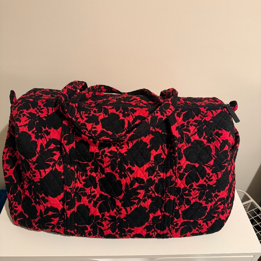 Vera Bradley Large Duffel in Silhouette Floral